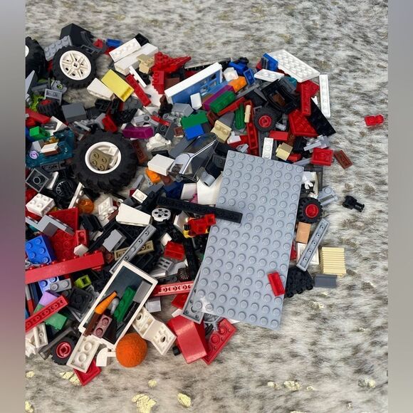 Lego Lot of Random Pieces From Old Lego Sets - Picture 3 of 4